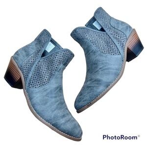 Rocket Dog Buckle Gray Bohemian Western Grunge Alternative Biker Ankle Booties
